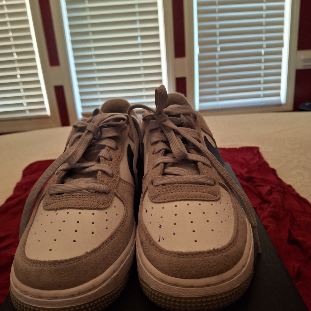Nike Men's Gray and White Sneakers